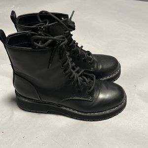 Steve Madden Black Boots Size 11 Womens